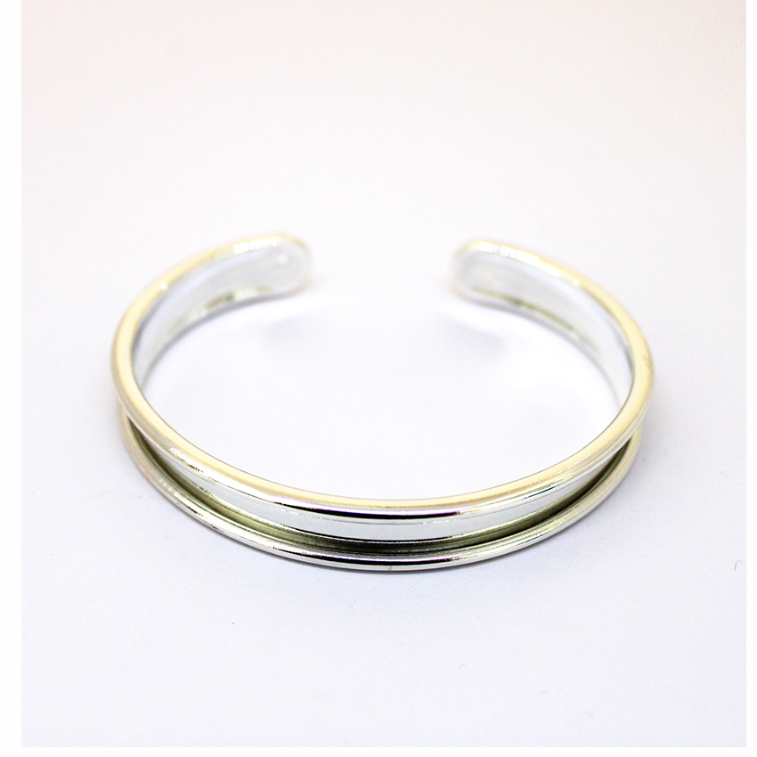 1 BRACELET 