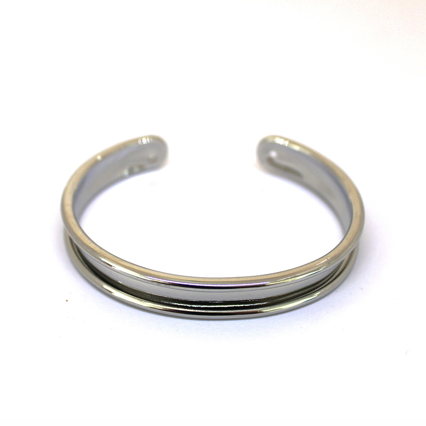1 BRACELET 