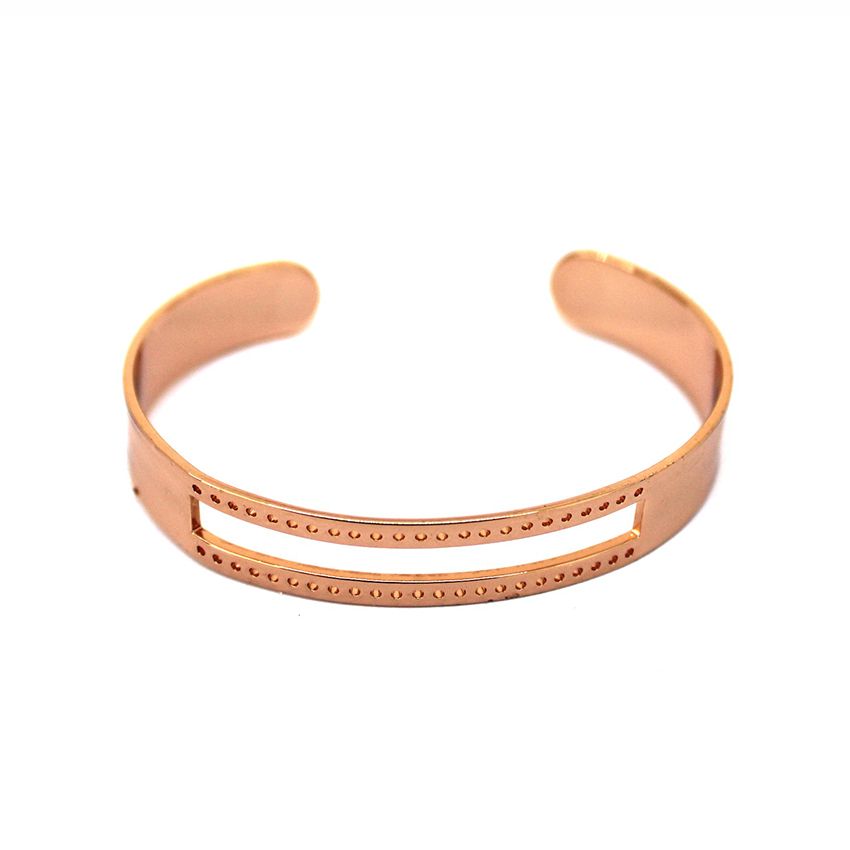 1 BRACELET PLAT A TISSER